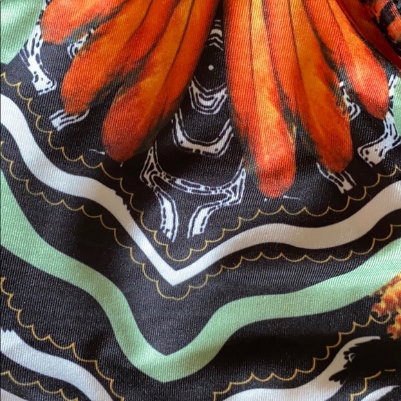 PrettyLittleThings- Tribal Print Bikini TOP ONLY - Picture 5 of 6